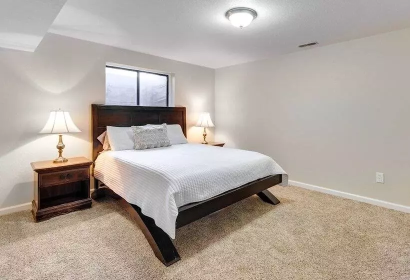 Spacious Colorado Springs Home With Fire Pit!