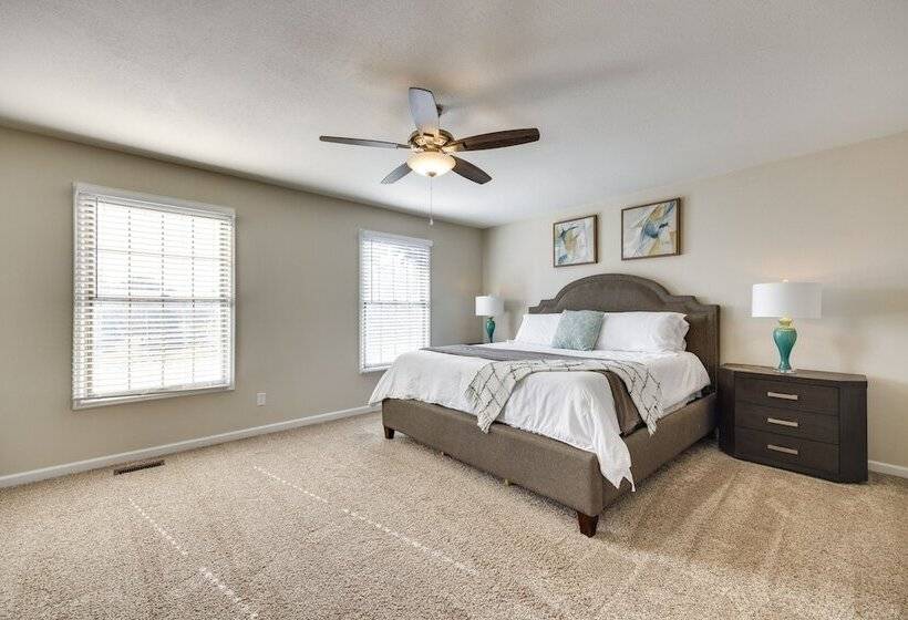 Spacious Colorado Springs Home With Fire Pit!