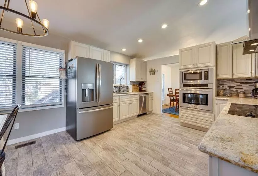 Spacious Colorado Springs Home With Fire Pit!