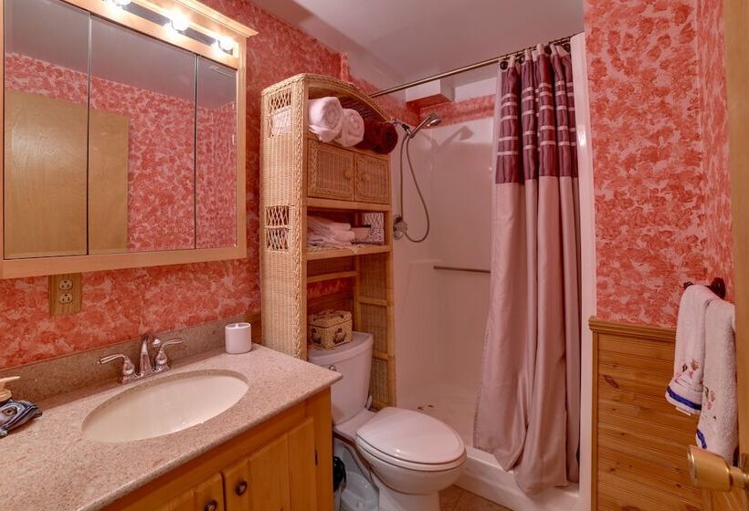 Spacious Finger Lakes Home W/ Mountain Views