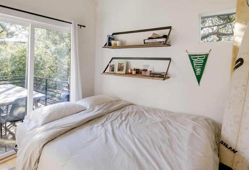 Stylish Austin Home W/ Hot Tub: 3 Mi To Downtown!