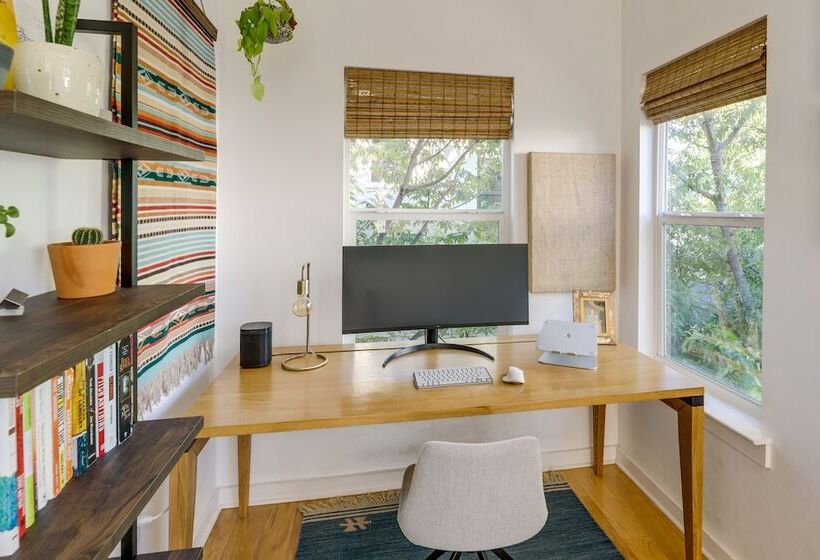 Stylish Austin Home W/ Hot Tub: 3 Mi To Downtown!