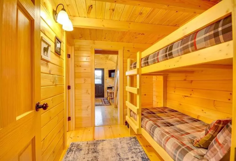Traphill Cabin Retreat W/ Scenic View & Fire Pit!