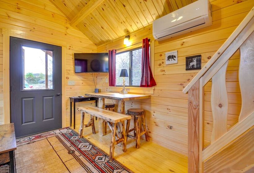 Traphill Cabin Retreat W/ Scenic View & Fire Pit!