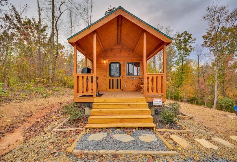 Traphill Cabin Retreat W/ Scenic View & Fire Pit!