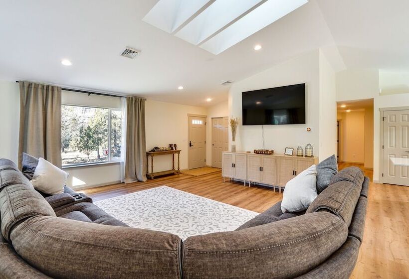 Terrebonne Home: Steps To Deschutes River!