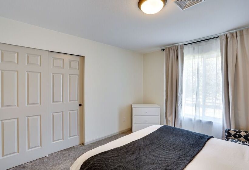 Terrebonne Home: Steps To Deschutes River!