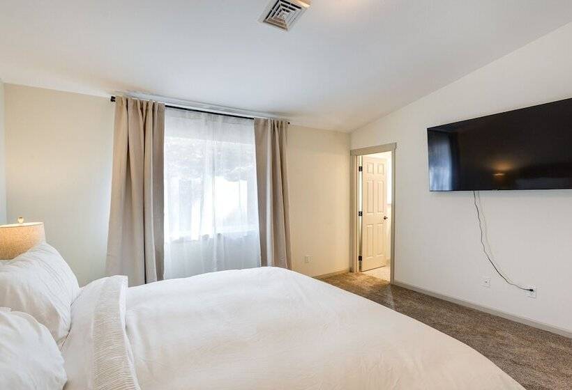 Terrebonne Home: Steps To Deschutes River!