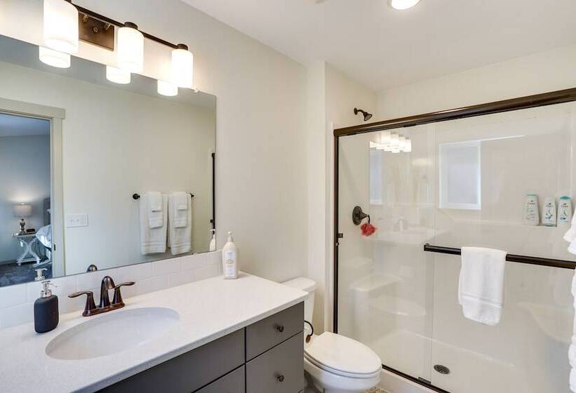 Terrebonne Home: Steps To Deschutes River!