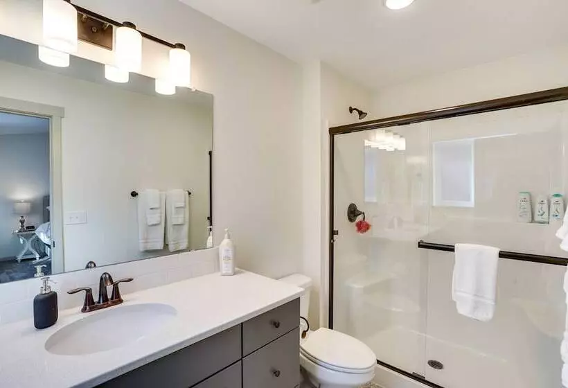 Terrebonne Home: Steps To Deschutes River!
