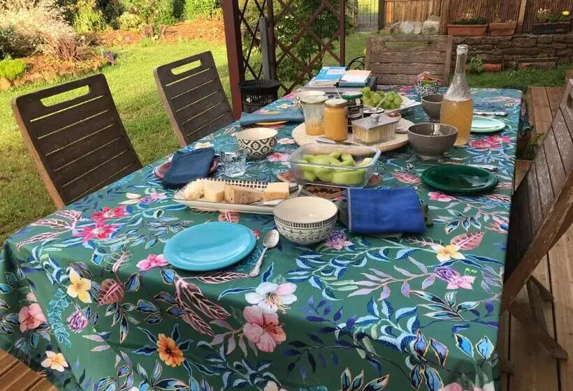 Aamiaismajoitus (B&B) Le Jardin Des Fées