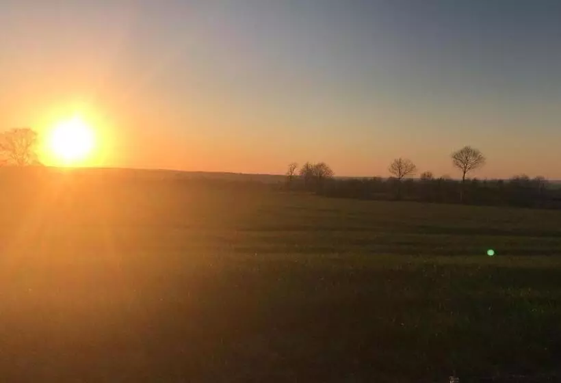 Aamiaismajoitus (B&B) Le Jardin Des Fées