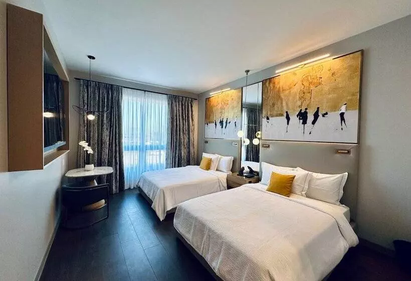 Chez Hotel Arlington Heights