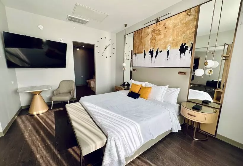 Chez Hotel Arlington Heights