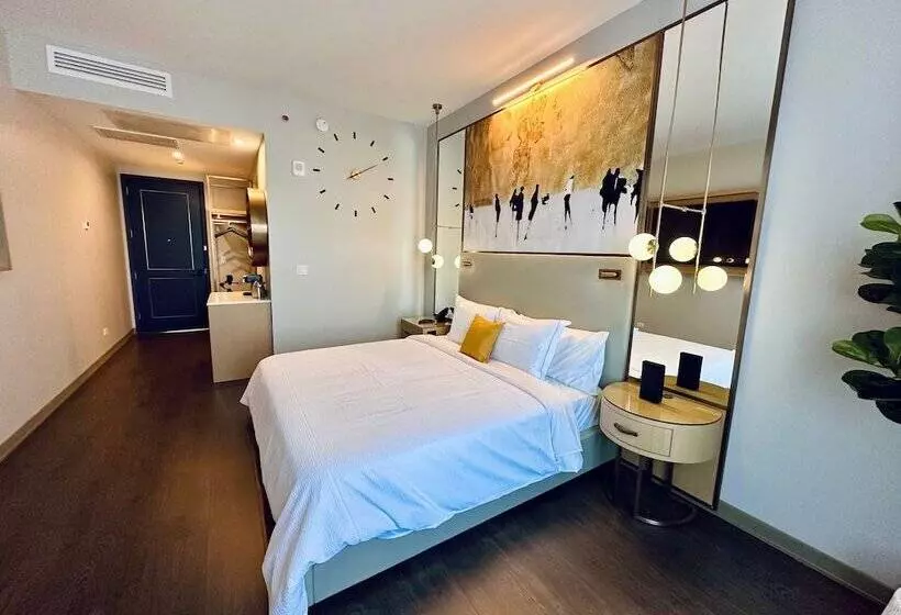 Chez Hotel Arlington Heights