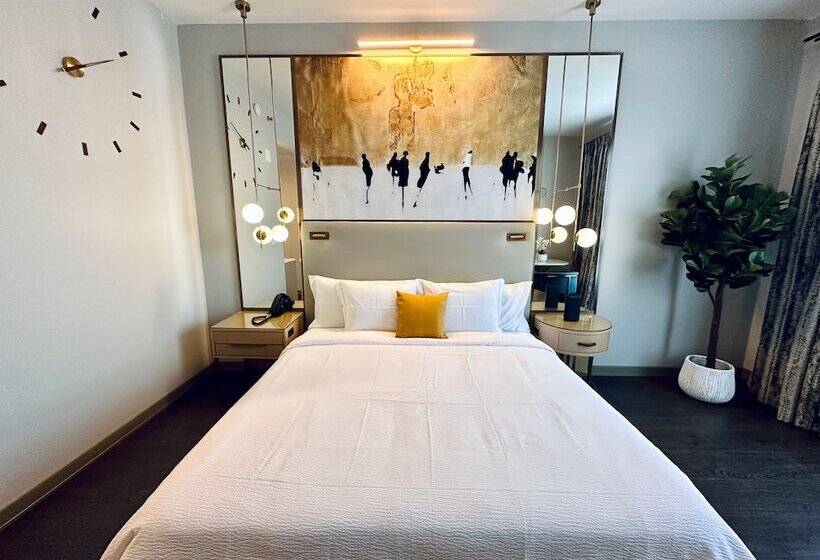 Chez Hotel Arlington Heights