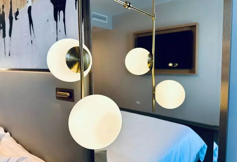 Chez Hotel Arlington Heights