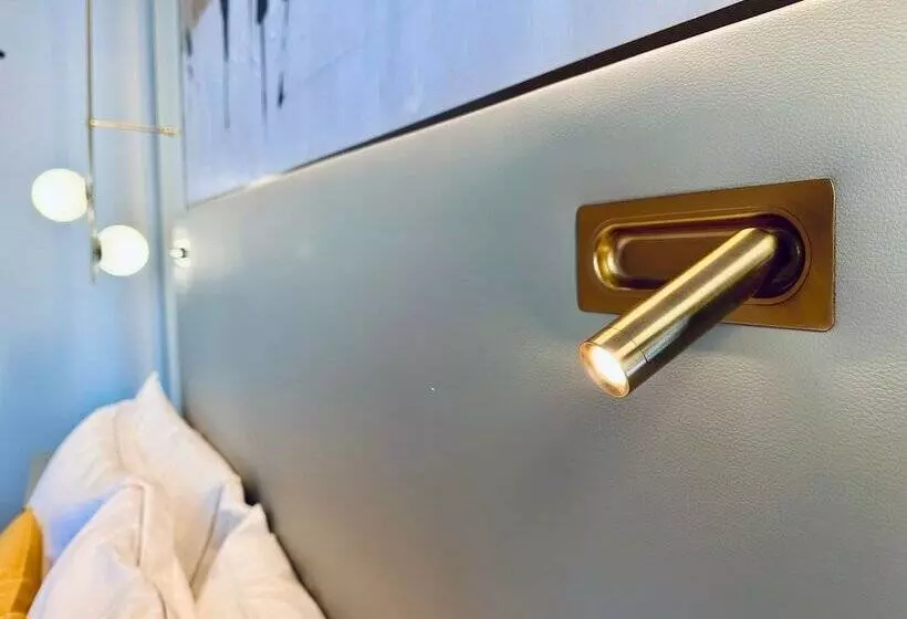 Chez Hotel Arlington Heights