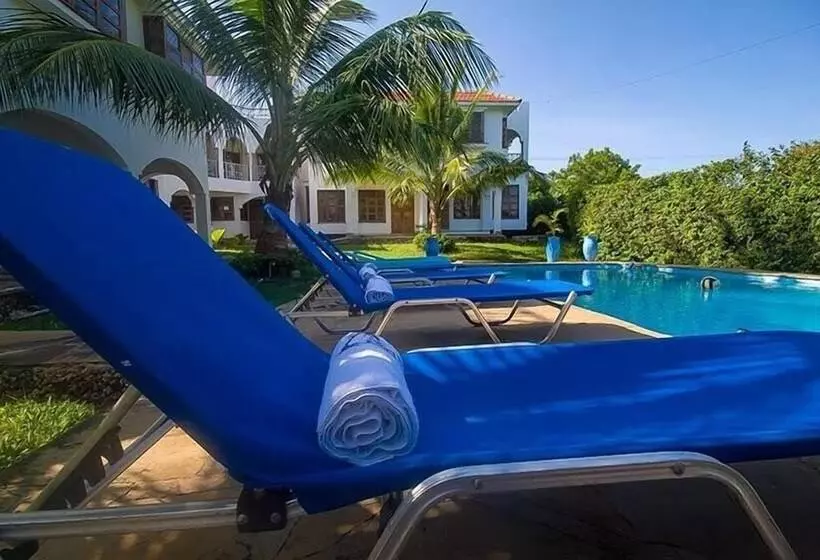 هتل Diani Breeze Villas