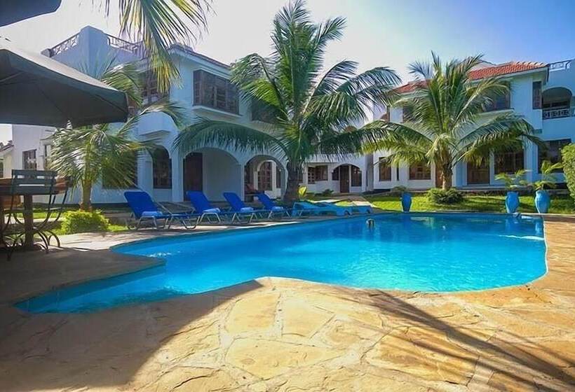 هتل Diani Breeze Villas