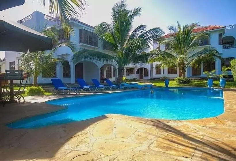 هتل Diani Breeze Villas
