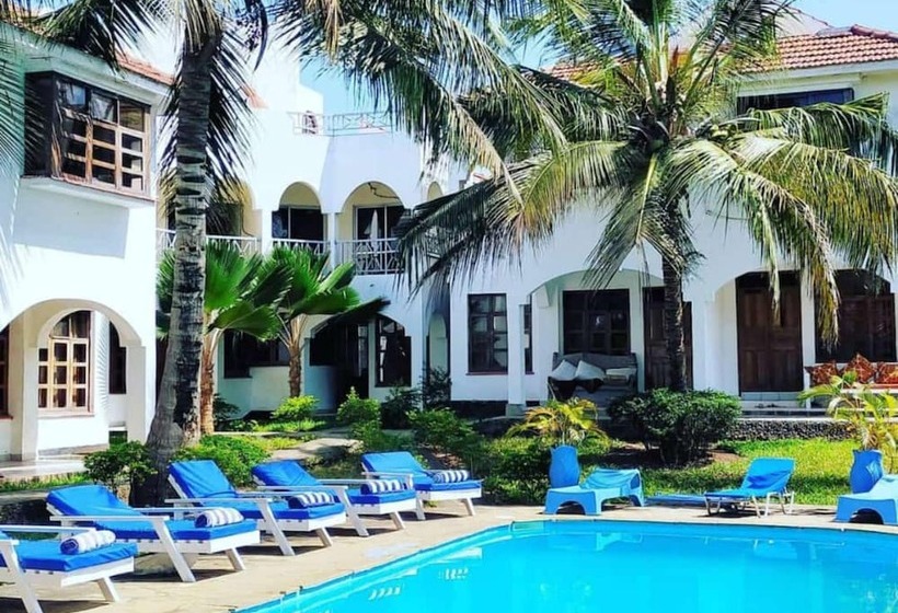 هتل Diani Breeze Villas