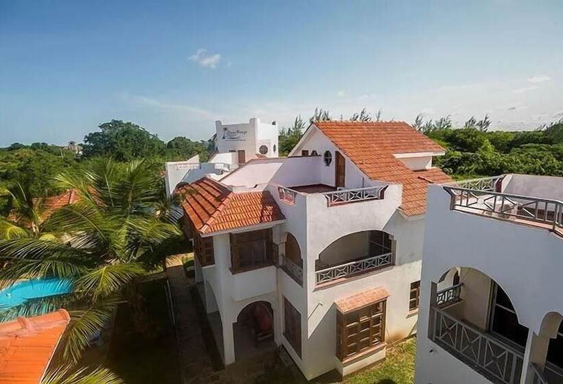 هتل Diani Breeze Villas