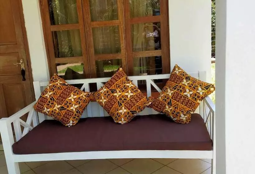 هتل Diani Breeze Villas