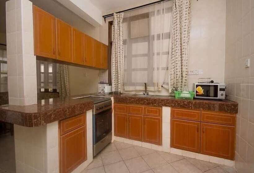 هتل Diani Breeze Villas