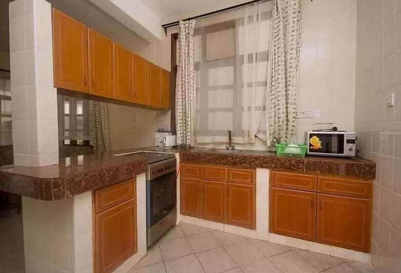 هتل Diani Breeze Villas