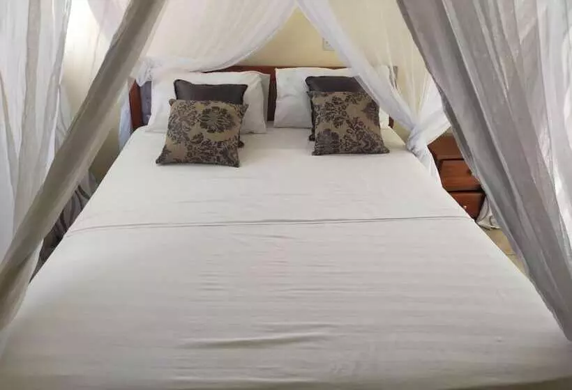 هتل Diani Breeze Villas