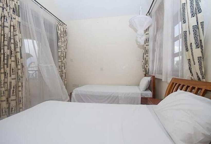 هتل Diani Breeze Villas