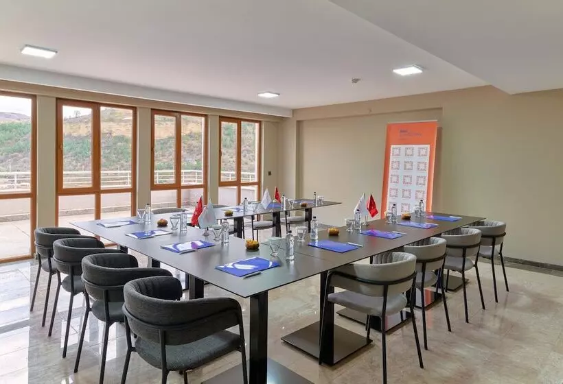 ホテル Rest By Dedeman Karabük