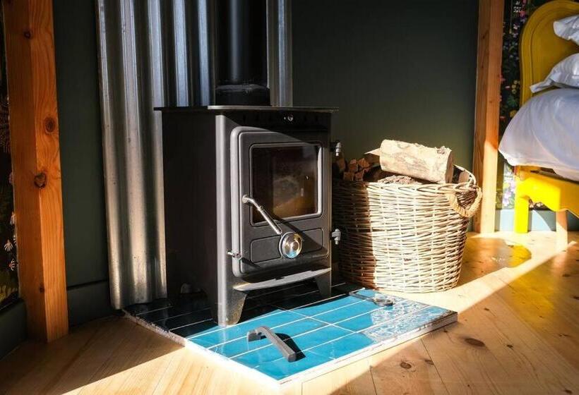 Отель Wye Glamping