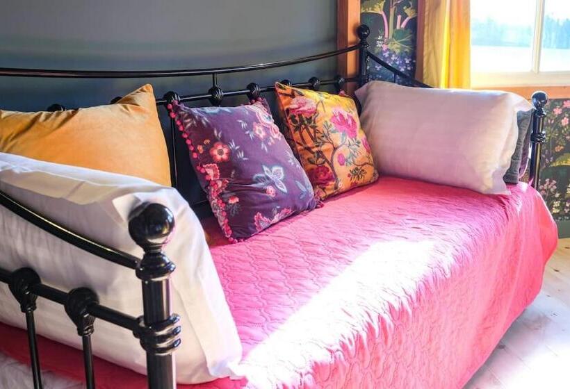 Отель Wye Glamping