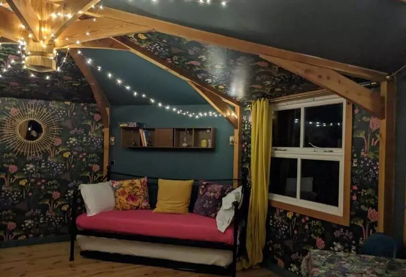 ホテル Wye Glamping