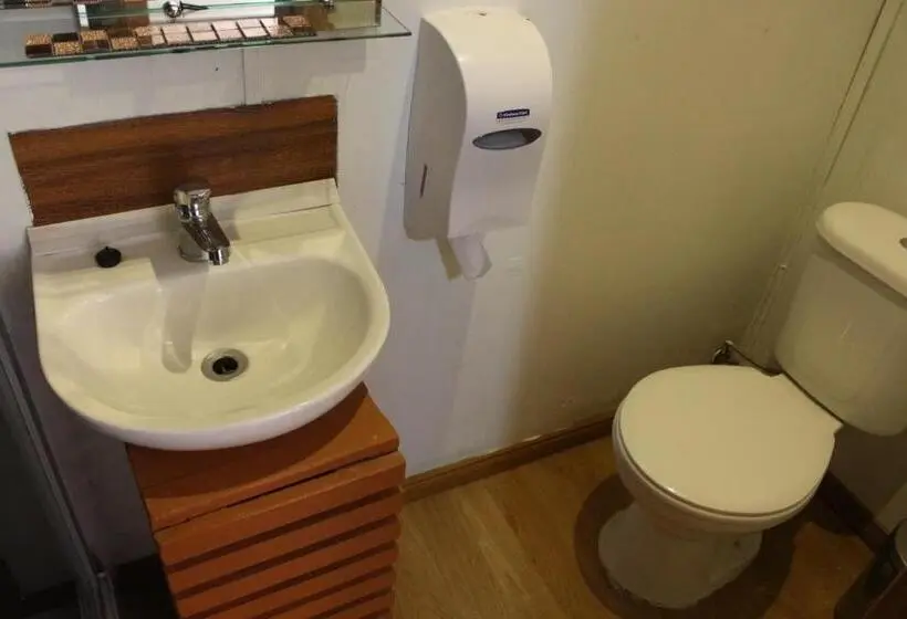 ペンション Hostal Queltehue
