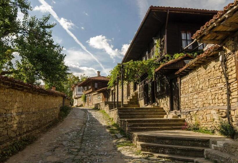 펜션 Kodjamanova House