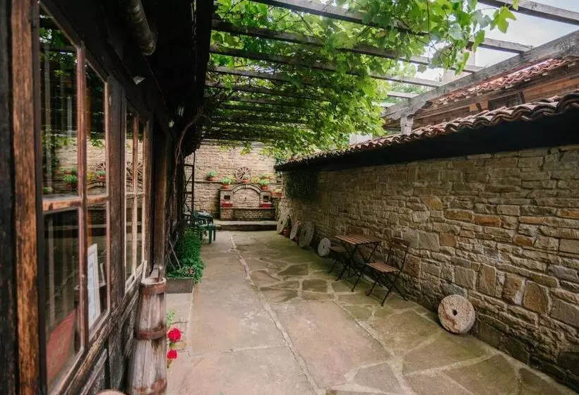 ペンション Kodjamanova House