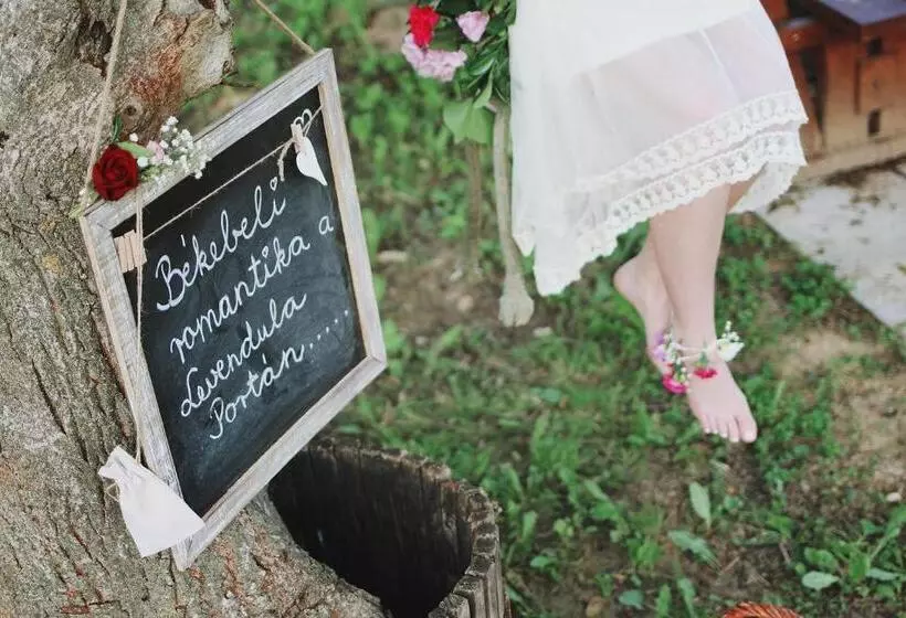 Majatalo Levendula Porta és Pajtaszínház