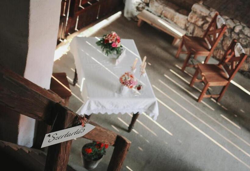 Пансион Levendula Porta és Pajtaszínház