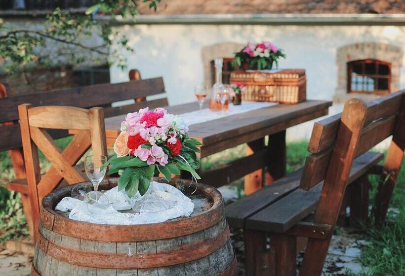 Пансион Levendula Porta és Pajtaszínház