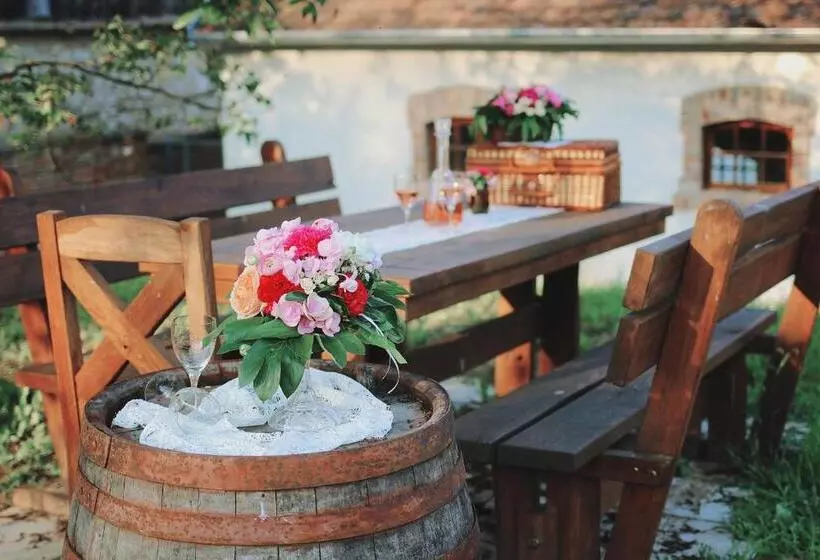 Majatalo Levendula Porta és Pajtaszínház