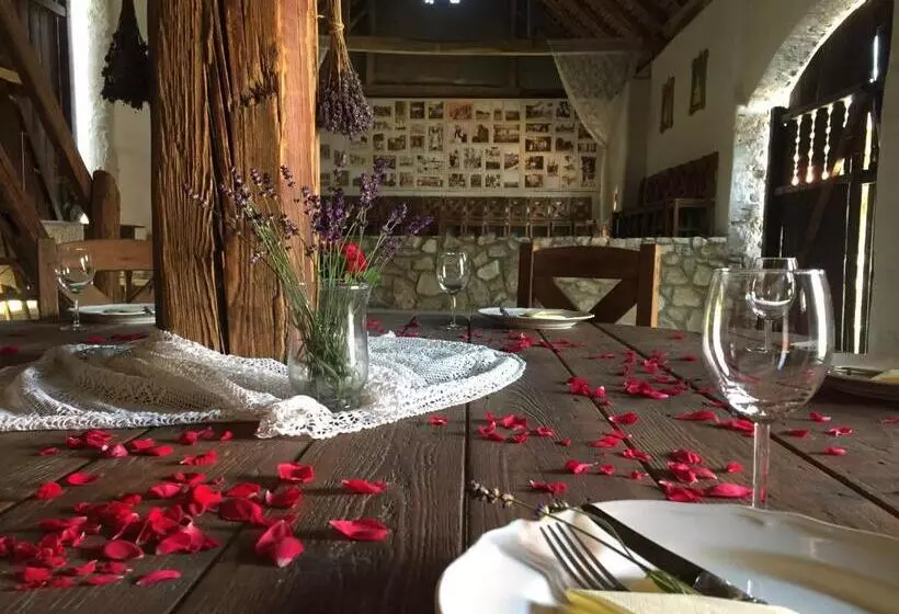 Majatalo Levendula Porta és Pajtaszínház