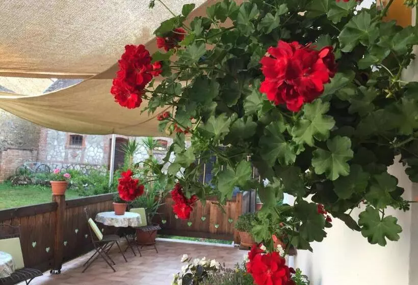 Majatalo Levendula Porta és Pajtaszínház