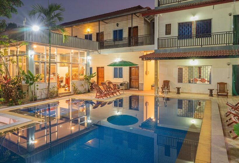 Pensió Lotus Bleu Guest House