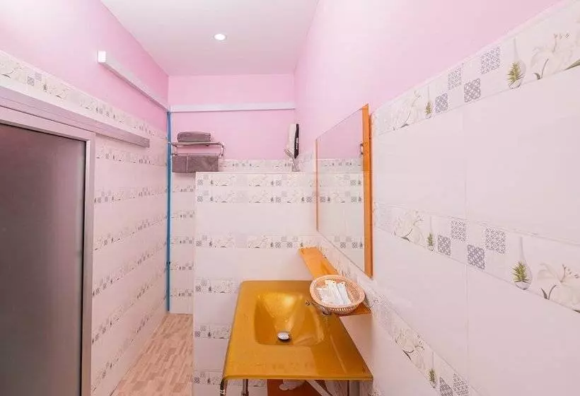 Majatalo Lotus Bleu Guest House