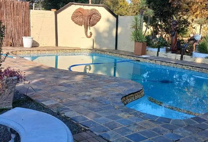 Majatalo The Flower Guest House