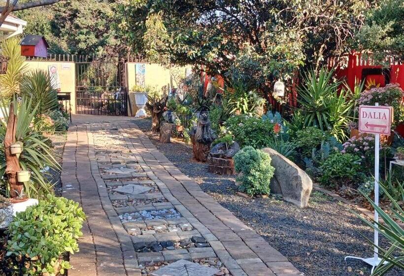 بنسيون The Flower Guest House