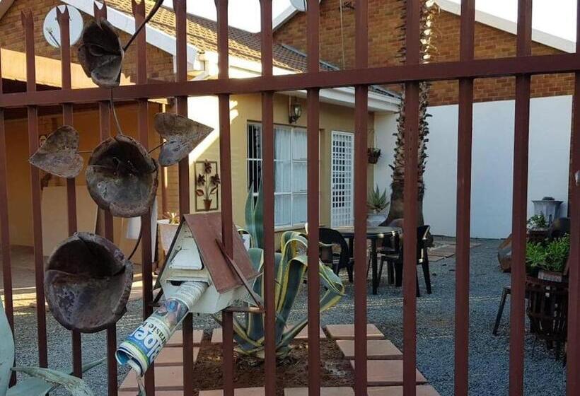 بنسيون The Flower Guest House